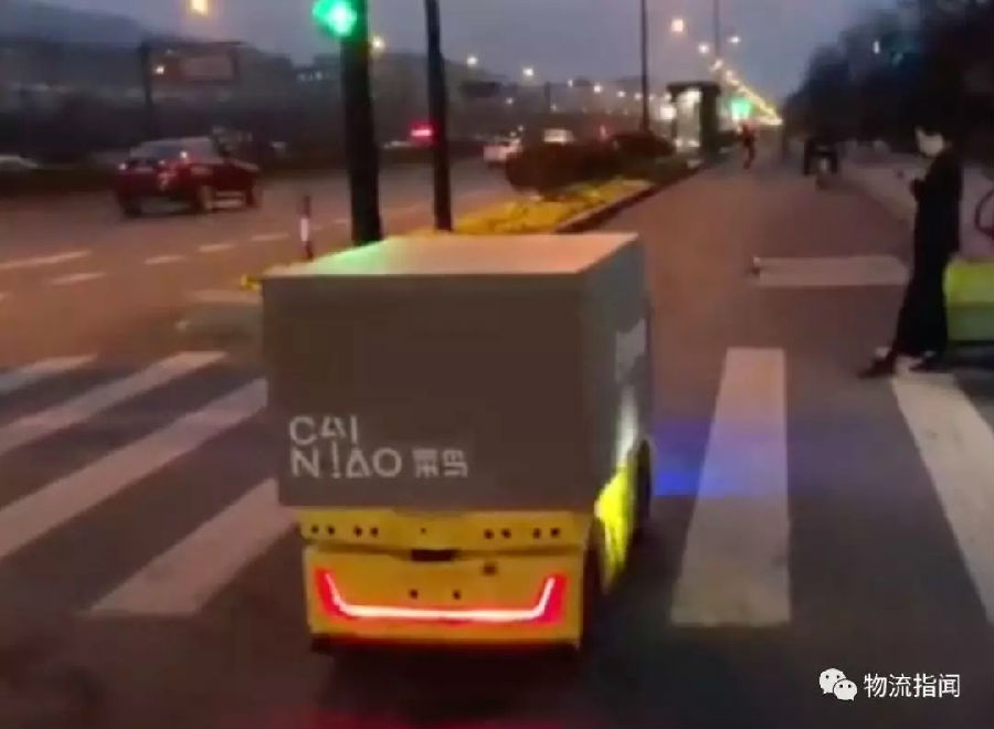 視頻曝光：菜鳥無人車開放道路測試，帶貨箱沒有駕駛室，未來或有更大計劃