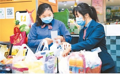 交通運輸部：截至2月5日全國向湖北地區(qū)運送物資11.56萬噸?