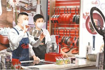 中國經(jīng)濟(jì)奮力突圍：新消費(fèi)，釋放潛能動(dòng)力足