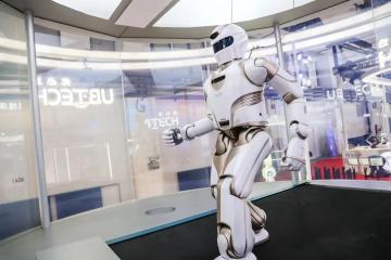 為何科技企業(yè)們開(kāi)始熱衷人形機(jī)器人？