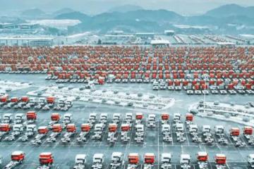 為了賣(mài)卡車(chē)，他們做起物流.......