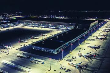 王衛(wèi)，正在構(gòu)建空中物流版圖