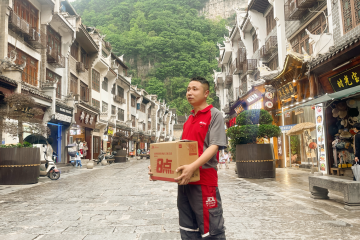 “人從眾”的五一假期來了！京東快遞行李隨寄、特產(chǎn)直達助力全國游客輕松行