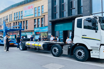  轎運(yùn)大馬力新品正式發(fā)布！東風(fēng)商用車全國巡展火熱啟程 護(hù)航高效物流