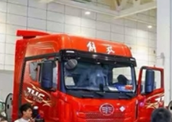 龍頭企業(yè)實(shí)踐點(diǎn)亮2025上海貨運(yùn)車(chē)展，共探物流綠色智能轉(zhuǎn)型新路徑