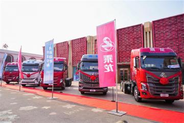 訂車50臺！乘龍之夜引領烏魯木齊卡友創(chuàng)富潮流