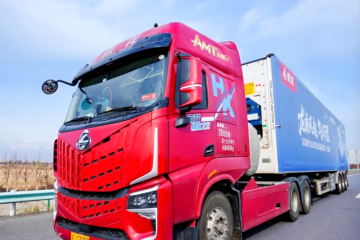 動(dòng)力強(qiáng)、氣耗低！乘龍HK LNG牽引車絲路長(zhǎng)測(cè)顯實(shí)力