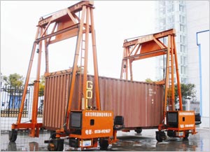 門(mén)架移動(dòng)式集裝箱吊車(chē)