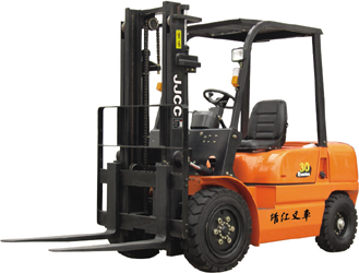 2-5噸E系列內(nèi)燃叉車(chē)