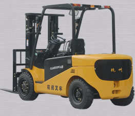 J系列四支點(diǎn)4-5噸叉車