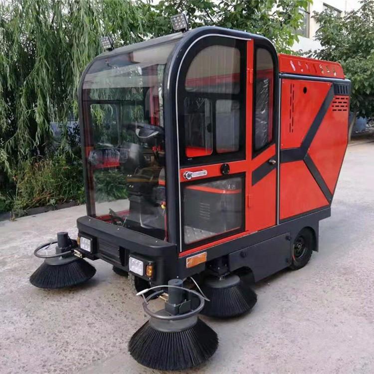  供應(yīng)批發(fā)工業(yè)用掃地機(jī) 駕駛式掃地車 市政駕駛式掃地機(jī)