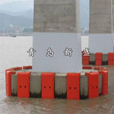 固定掛壁式橋梁防撞設(shè)施 尖頭自浮式鋼覆橋梁防撞