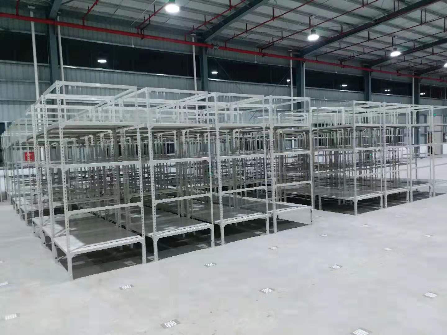 輕型貨架-百盛貨架，貨架類型齊，產(chǎn)品質量良好