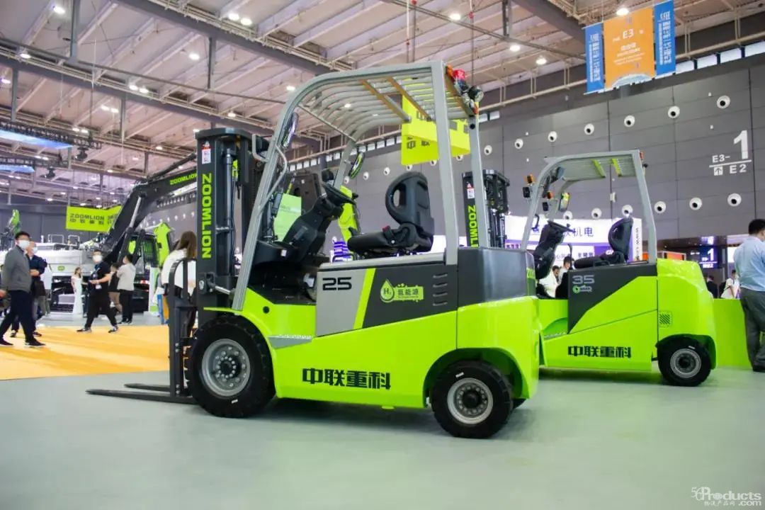 111中聯(lián)重科氫叉車.jpg