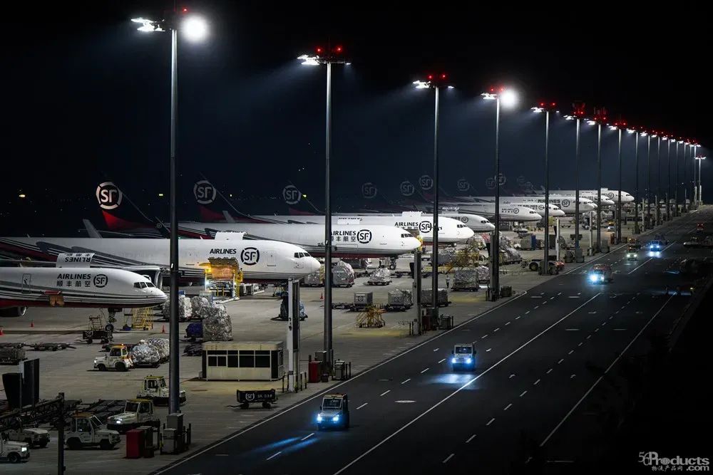 順豐航空美圖2.jpg